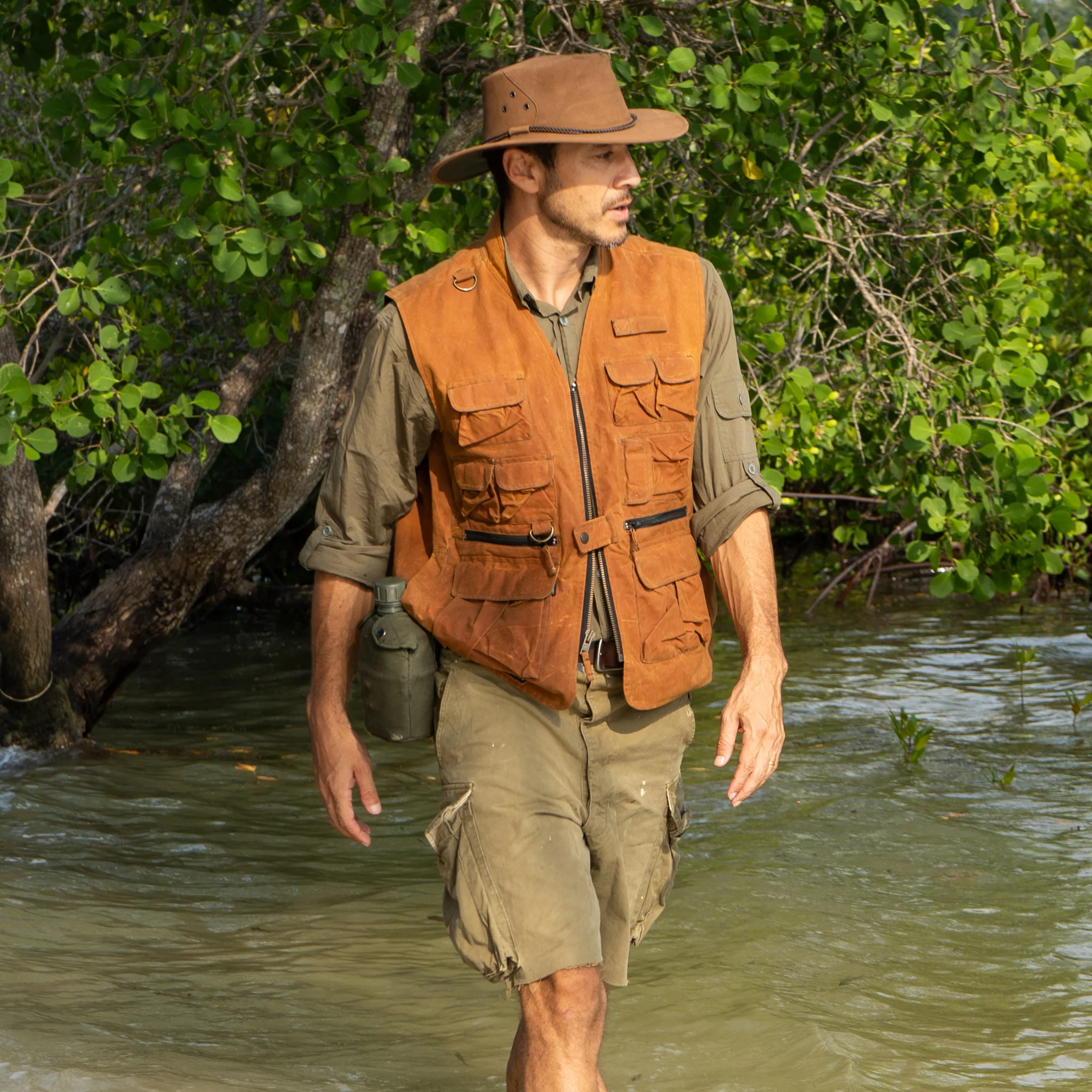 Kakadu Traveller Multi Pocket Vest - Image 15